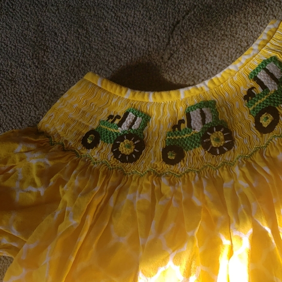 Smocked dress - Picture 2 of 4